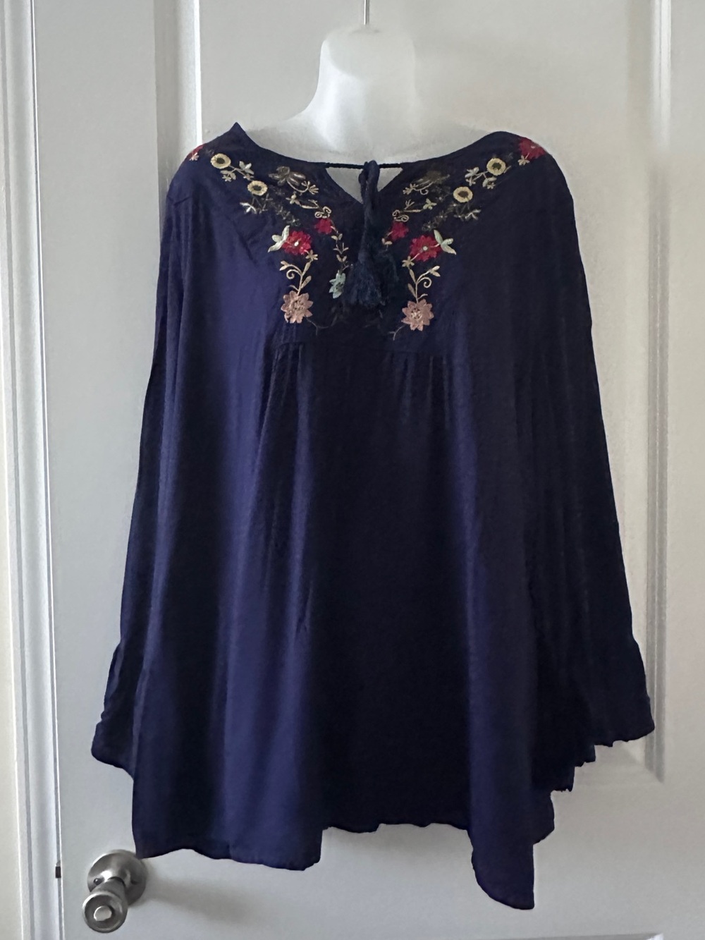 Vintage Navy Blue Flower Embroidered Long Sleeve Boho Flowy Top Women’s Size XL